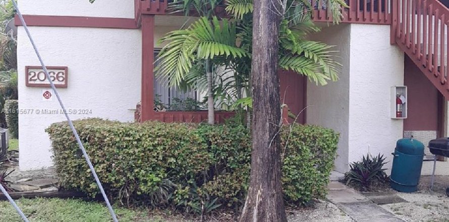 Condo in Lauderhill, Florida, 1 bedroom  № 1237327