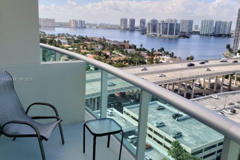 Condo in Sunny Isles Beach, Florida, 1 bedroom  № 1293732 - photo 15