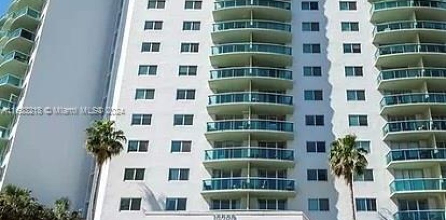 Condo in Sunny Isles Beach, Florida, 1 bedroom  № 1293732