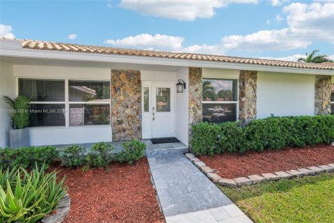 House in Coral Springs, Florida 4 bedrooms, 207.36 sq.m. № 1397389 - photo 9