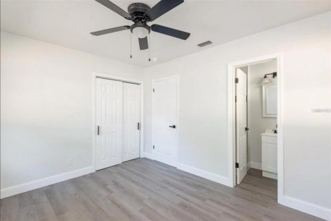 Casa en venta en Tampa, Florida, 4 dormitorios, 146.6 m2 № 1342186 - foto 27