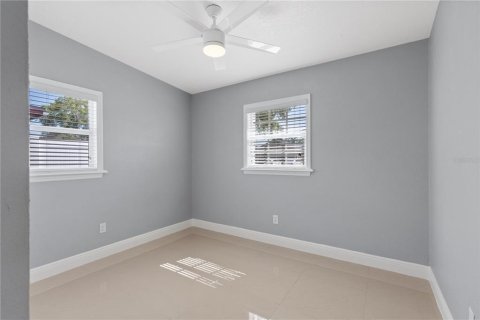 Villa ou maison à vendre à Tampa, Floride: 5 chambres, 191.84 m2 № 1342252 - photo 17