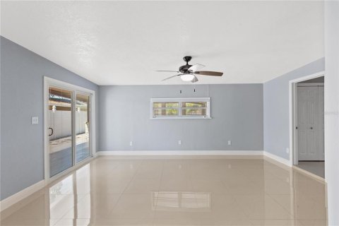 Villa ou maison à vendre à Tampa, Floride: 5 chambres, 191.84 m2 № 1342252 - photo 24