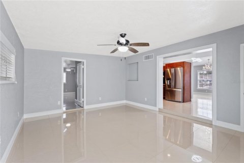 Villa ou maison à vendre à Tampa, Floride: 5 chambres, 191.84 m2 № 1342252 - photo 26