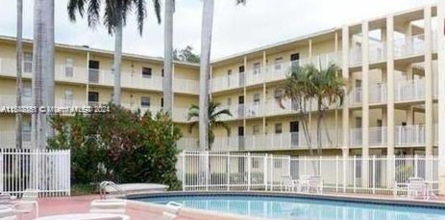 Condominio en Lauderhill, Florida, 1 dormitorio  № 1059627