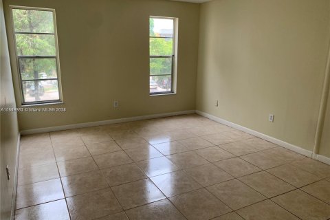 Condo in Lauderhill, Florida, 1 bedroom  № 1059627 - photo 9