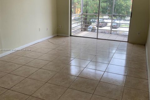 Condominio en venta en Lauderhill, Florida, 1 dormitorio, 68.28 m2 № 1059627 - foto 7