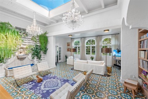 Casa en venta en Miami, Florida, 5 dormitorios, 456.8 m2 № 1397714 - foto 13