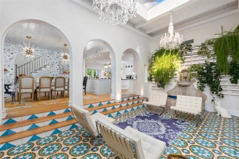 Casa en venta en Miami, Florida, 5 dormitorios, 456.8 m2 № 1397714 - foto 4