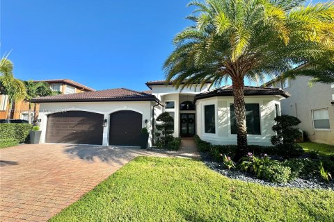 Villa ou maison à vendre à Miramar, Floride: 5 chambres, 270.53 m2 № 1397715 - photo 1