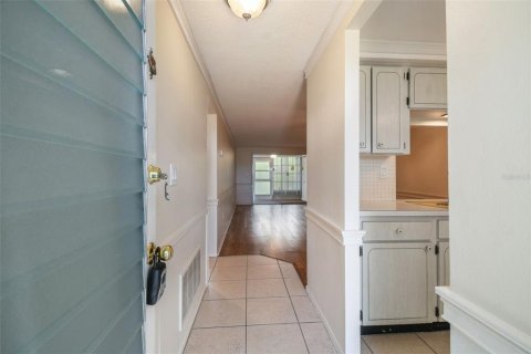 Condo in New Port Richey, Florida, 2 bedrooms  № 1256995 - photo 12