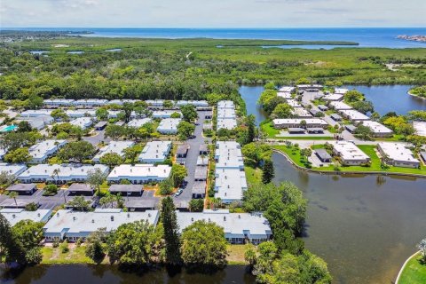 Condo in New Port Richey, Florida, 2 bedrooms  № 1256995 - photo 25