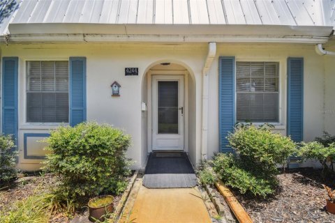 Copropriété à vendre à New Port Richey, Floride: 2 chambres, 77.2 m2 № 1256995 - photo 1