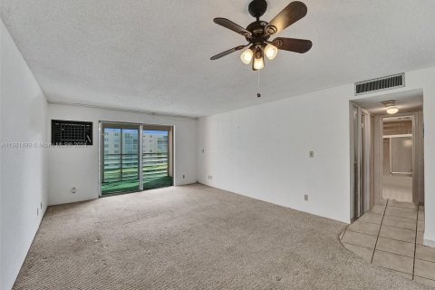 Copropriété à vendre à Dania Beach, Floride: 2 chambres, 110.55 m2 № 1095361 - photo 14