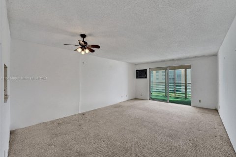 Copropriété à vendre à Dania Beach, Floride: 2 chambres, 110.55 m2 № 1095361 - photo 11