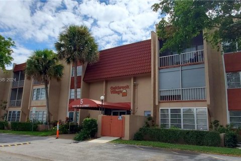 Condominio en venta en North Lauderdale, Florida, 2 dormitorios, 107.77 m2 № 1059638 - foto 1
