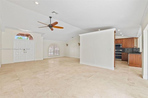 House in Coral Springs, Florida 4 bedrooms, 241.55 sq.m. № 1328594 - photo 13