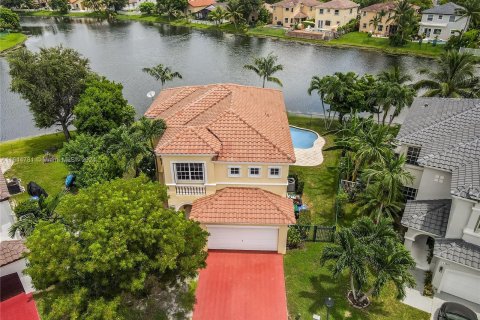 Villa ou maison à vendre à Miramar, Floride: 4 chambres, 242.75 m2 № 1328642 - photo 4