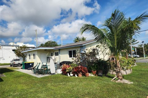 Immobilier commercial à vendre à Dania Beach, Floride: 155.52 m2 № 1054177 - photo 3
