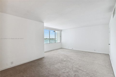 Copropriété à vendre à Miami Beach, Floride: 69.31 m2 № 1280799 - photo 4