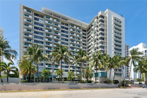 Copropriété à vendre à Miami Beach, Floride: 69.31 m2 № 1280799 - photo 11