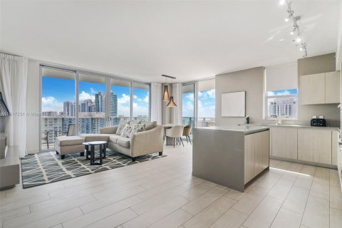 Copropriété à vendre à Hollywood, Floride: 2 chambres, 99.87 m2 № 1241891 - photo 1