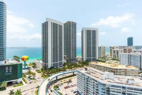 Condominio en venta en Hollywood, Florida, 2 dormitorios, 99.87 m2 № 1241891 - foto 12