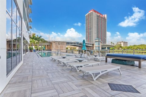 Condo in Hollywood, Florida, 2 bedrooms  № 1241891 - photo 18