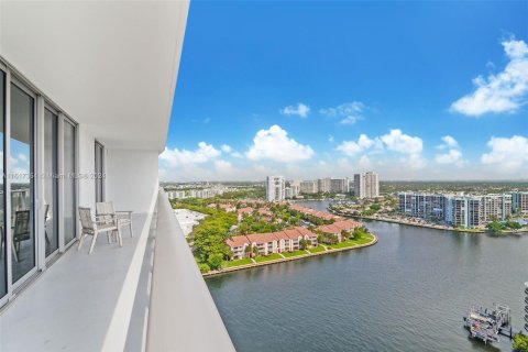 Condo in Hollywood, Florida, 2 bedrooms  № 1241891 - photo 7