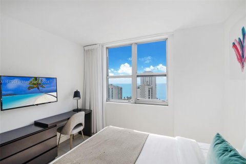 Condo in Hollywood, Florida, 2 bedrooms  № 1241891 - photo 5