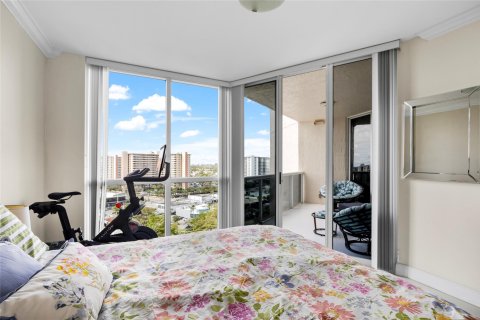 Condo in Fort Lauderdale, Florida, 3 bedrooms  № 1019936 - photo 25