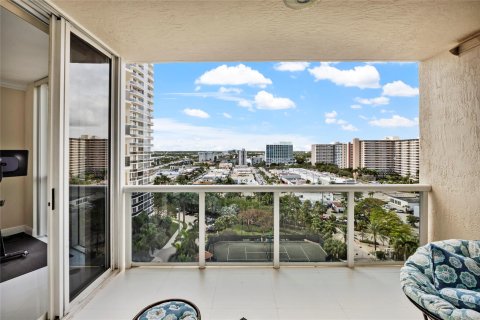 Condo in Fort Lauderdale, Florida, 3 bedrooms  № 1019936 - photo 16