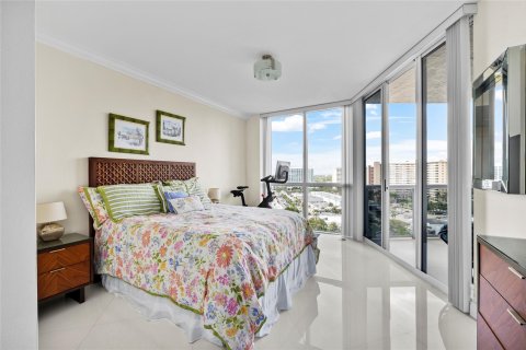 Condo in Fort Lauderdale, Florida, 3 bedrooms  № 1019936 - photo 24