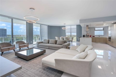 Copropriété à vendre à North Miami Beach, Floride: 2 chambres, 185.71 m2 № 1047049 - photo 3