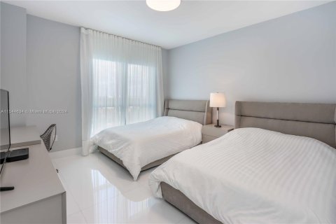 Copropriété à vendre à North Miami Beach, Floride: 2 chambres, 185.71 m2 № 1047049 - photo 17