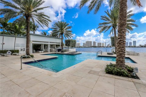 Copropriété à vendre à North Miami Beach, Floride: 2 chambres, 185.71 m2 № 1047049 - photo 26