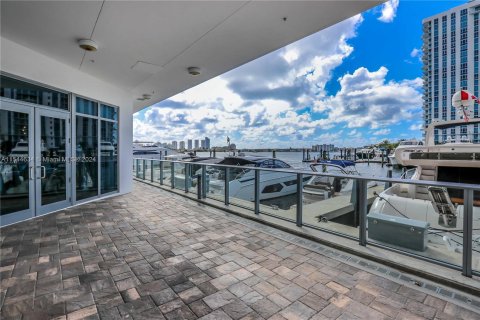 Copropriété à vendre à North Miami Beach, Floride: 2 chambres, 185.71 m2 № 1047049 - photo 24