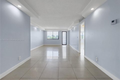 Condominio en venta en Hallandale Beach, Florida, 1 dormitorio, 92.53 m2 № 1348394 - foto 7