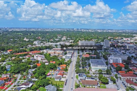 Commercial property in Hialeah, Florida № 1348425 - photo 8