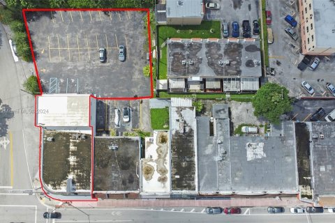 Commercial property in Hialeah, Florida № 1348425 - photo 2