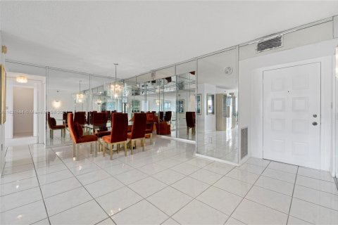 Condo in Hollywood, Florida, 2 bedrooms  № 1242477 - photo 8