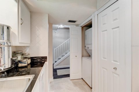 Townhouse in Edgewater, Florida 2 bedrooms, 119.66 sq.m. № 1213879 - photo 13