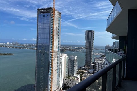 Condominio en venta en Miami, Florida, 5 dormitorios, 208.84 m2 № 1017889 - foto 2