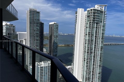 Condo in Miami, Florida, 5 bedrooms  № 1017889 - photo 22