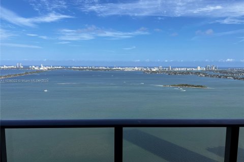 Condo in Miami, Florida, 5 bedrooms  № 1017889 - photo 19