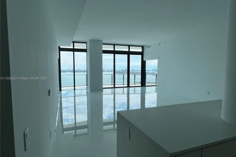 Condominio en venta en Miami, Florida, 5 dormitorios, 208.84 m2 № 1017889 - foto 6