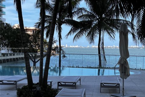 Condo in Miami, Florida, 5 bedrooms  № 1017889 - photo 15