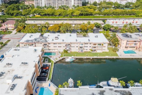 Condominio en venta en North Miami Beach, Florida, 2 dormitorios, 78.69 m2 № 1017892 - foto 6