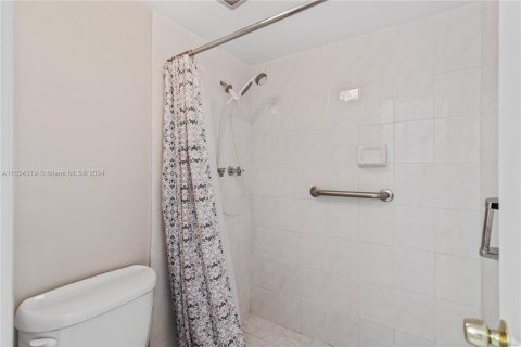 Copropriété à vendre à Hallandale Beach, Floride: 2 chambres, 111.48 m2 № 1271350 - photo 20