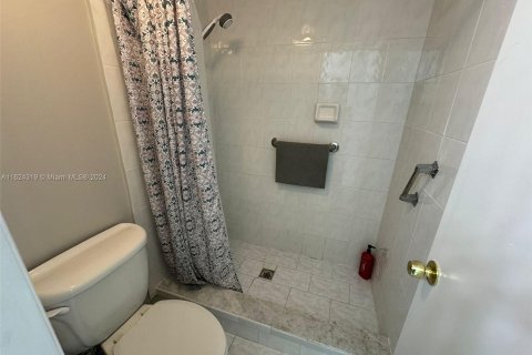 Copropriété à vendre à Hallandale Beach, Floride: 2 chambres, 111.48 m2 № 1271350 - photo 11